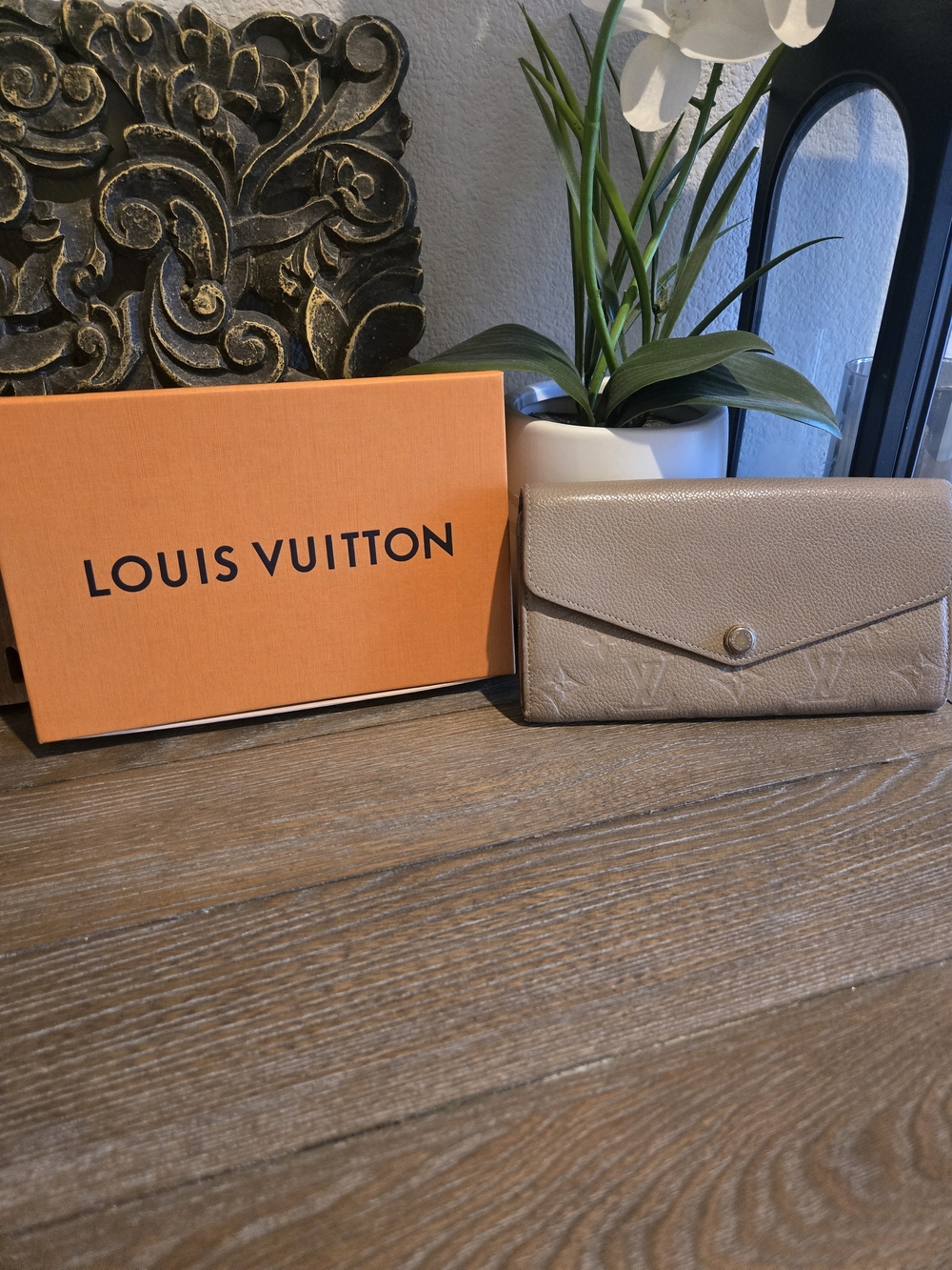 Authentic Louis Vuitton Turtle Dove Empriente Wallet - Picture 2 of 12
